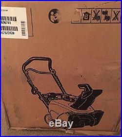 22 Briggs And Stratton Snow Blower Single Stage Model 1696741 New In Box