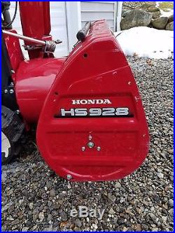 Honda Hydrostatic Track Snowblower HS928 28 inch with light kit 28