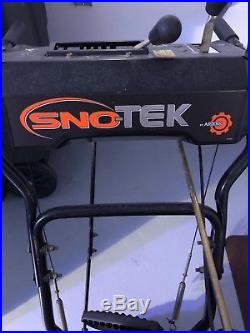 Sno-Tek 24 inch 2-Stage 208cc Electric Start Gas Snow Blower Model # 920402
