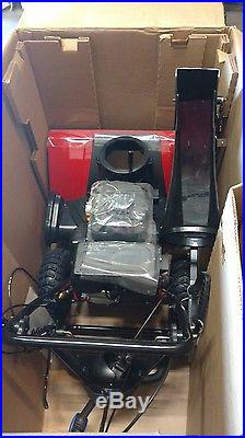 Toro 724 QXE snowmaster snow blower 24 gas powered new in damaged box